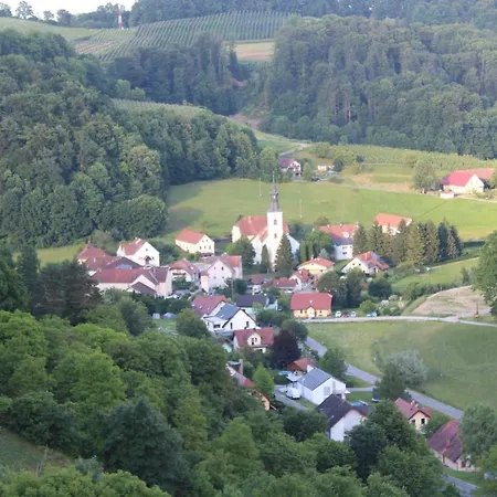 Lägenhet Sleeping In Village Svecina